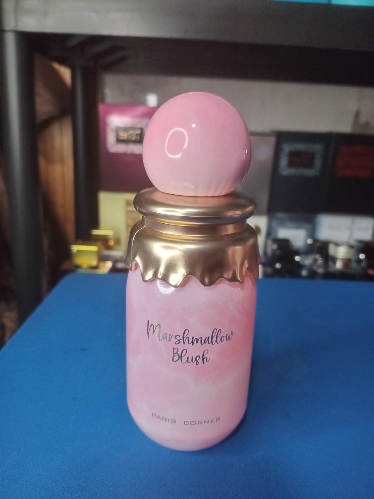 Marshmellow Blush paris corner