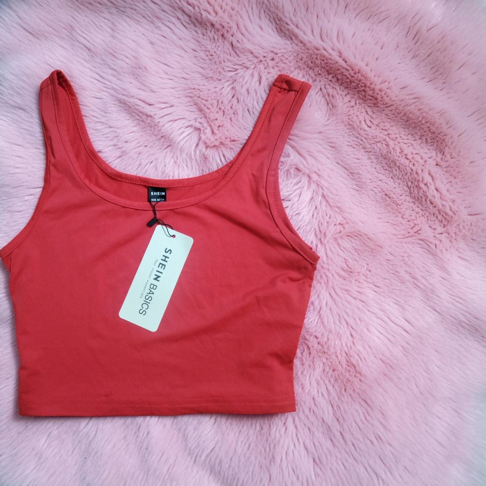 Blusa corta Roja — imagen 1 de 1