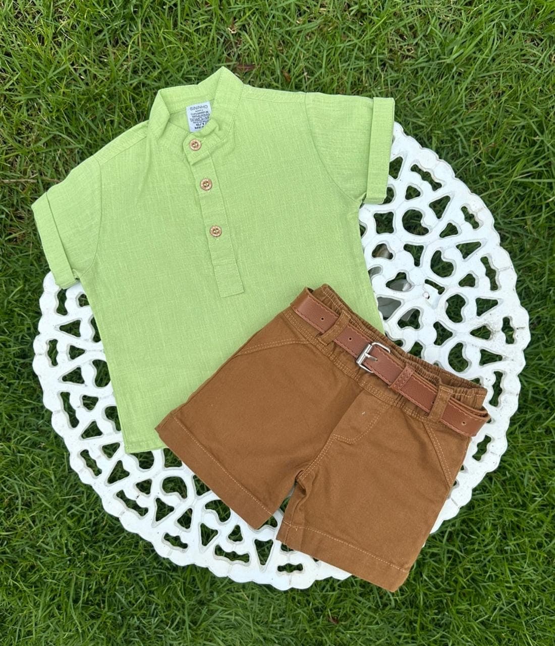 Conjunto Infantil Masculino Mini Gentleman – Camisa Verde Pistache e Bermuda Caramelo