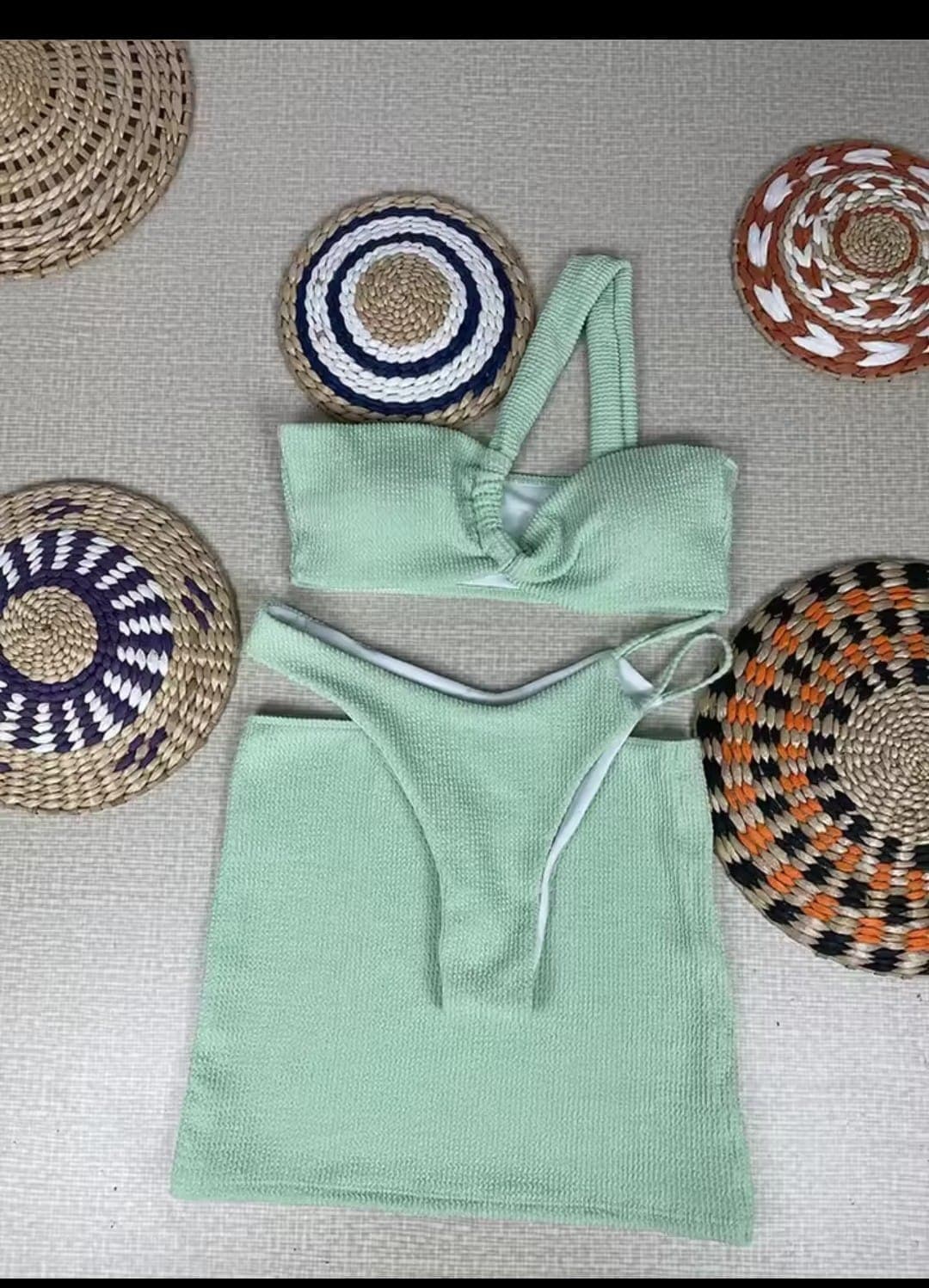 set de 3 piezas con bikini, corpiño y pollera