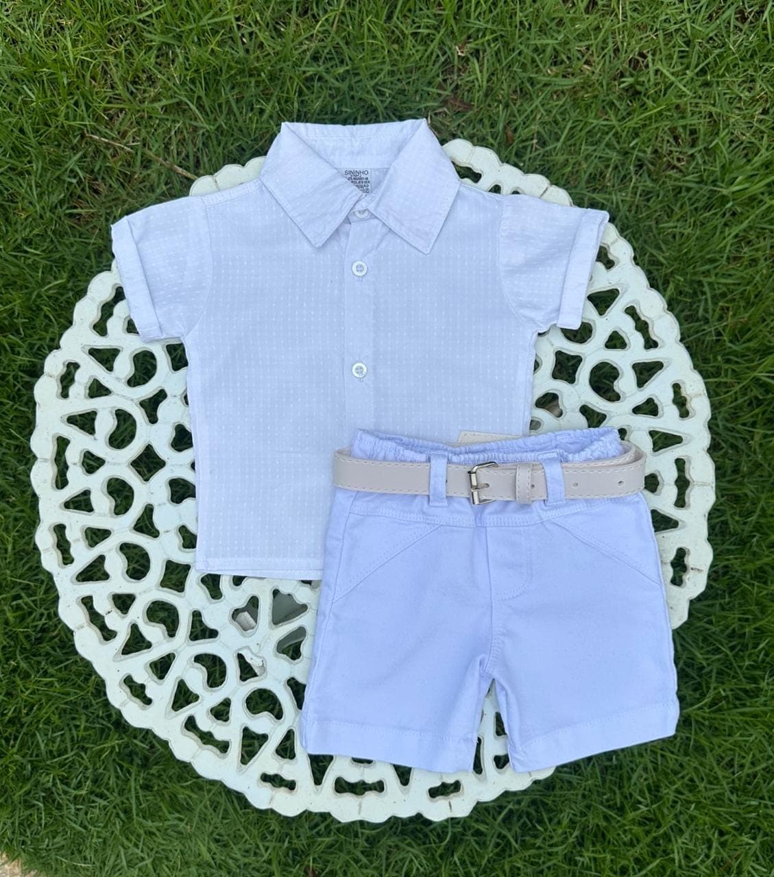 Conjunto Infantil Masculino Elegance – Camisa Social Branca e Bermuda com Cinto