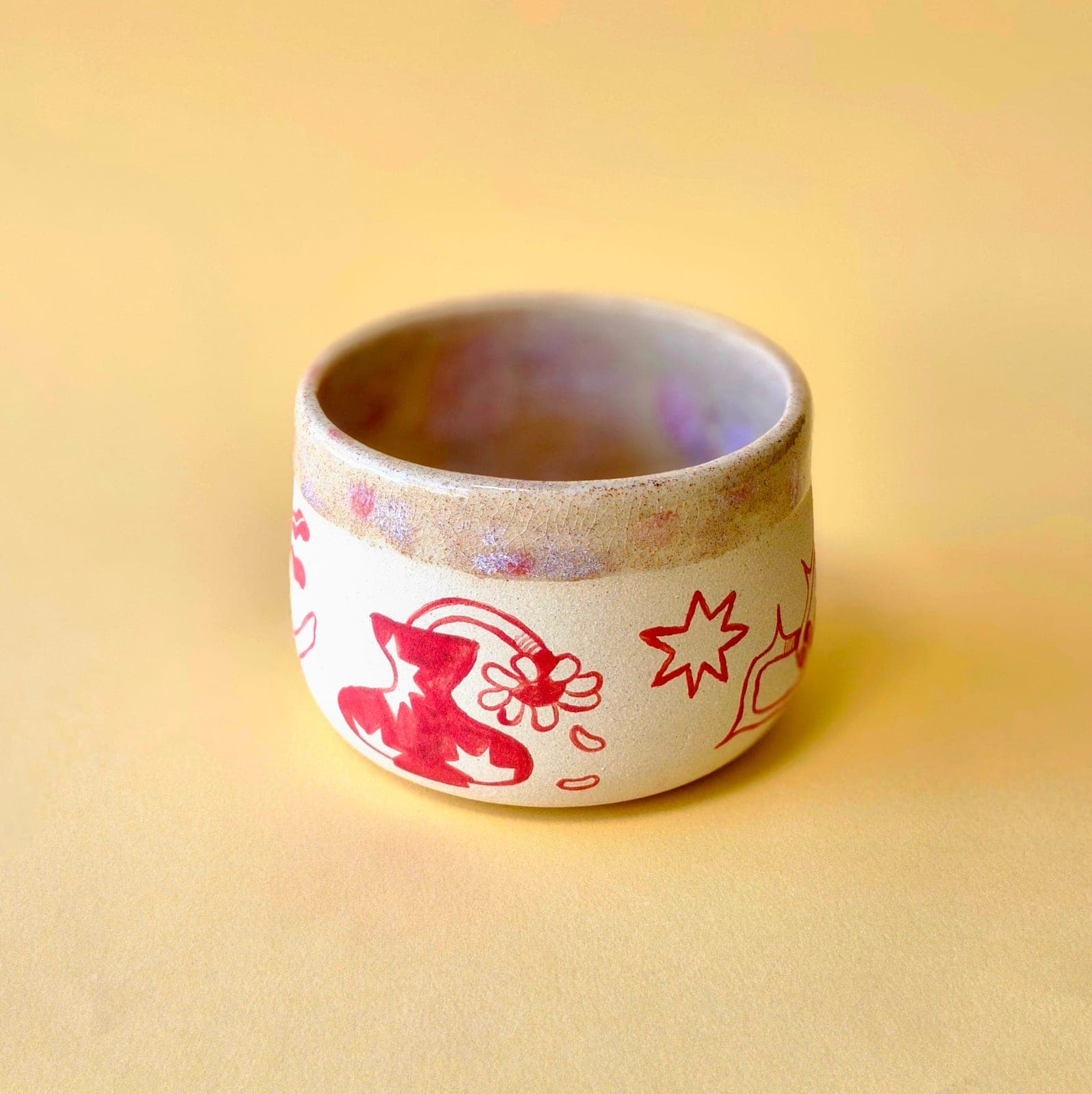 Taza detalles rojos